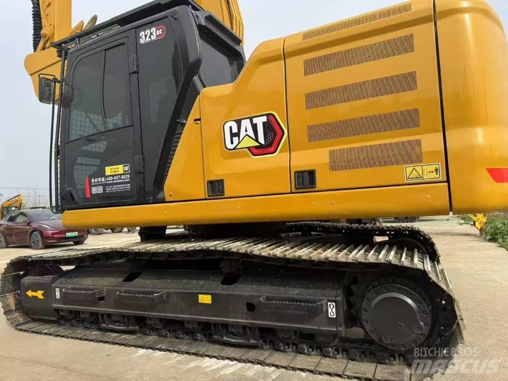 CAT 323GC Vikšriniai ekskavatoriai