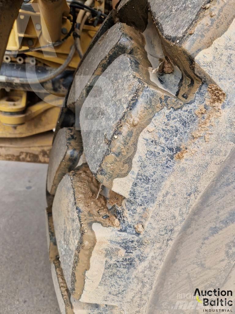 CAT 735C Karjeriniai savivarčiai