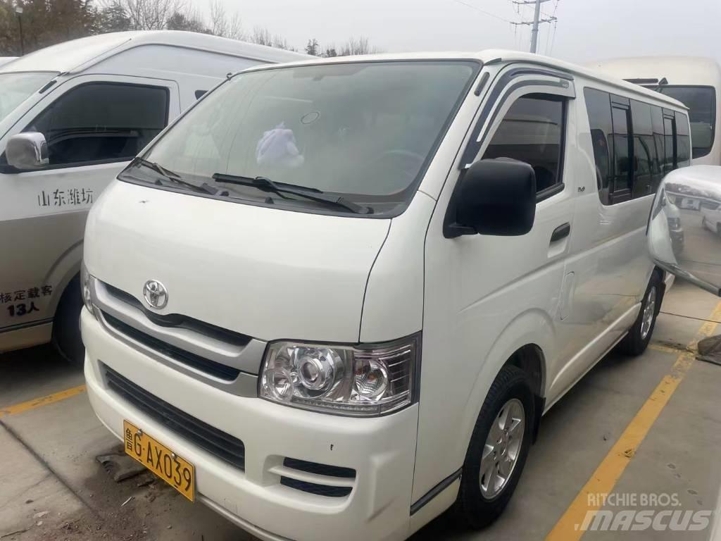 Toyota Hiace Tarpmiestiniai autobusai
