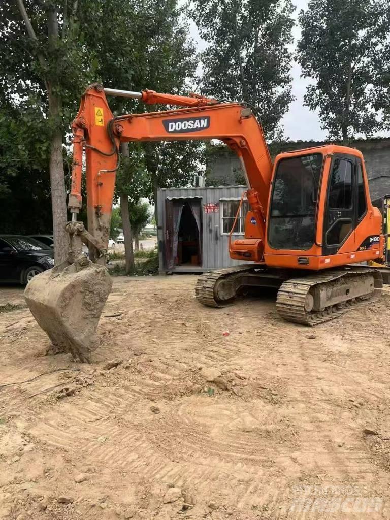 Doosan DH 80 Vikšriniai ekskavatoriai