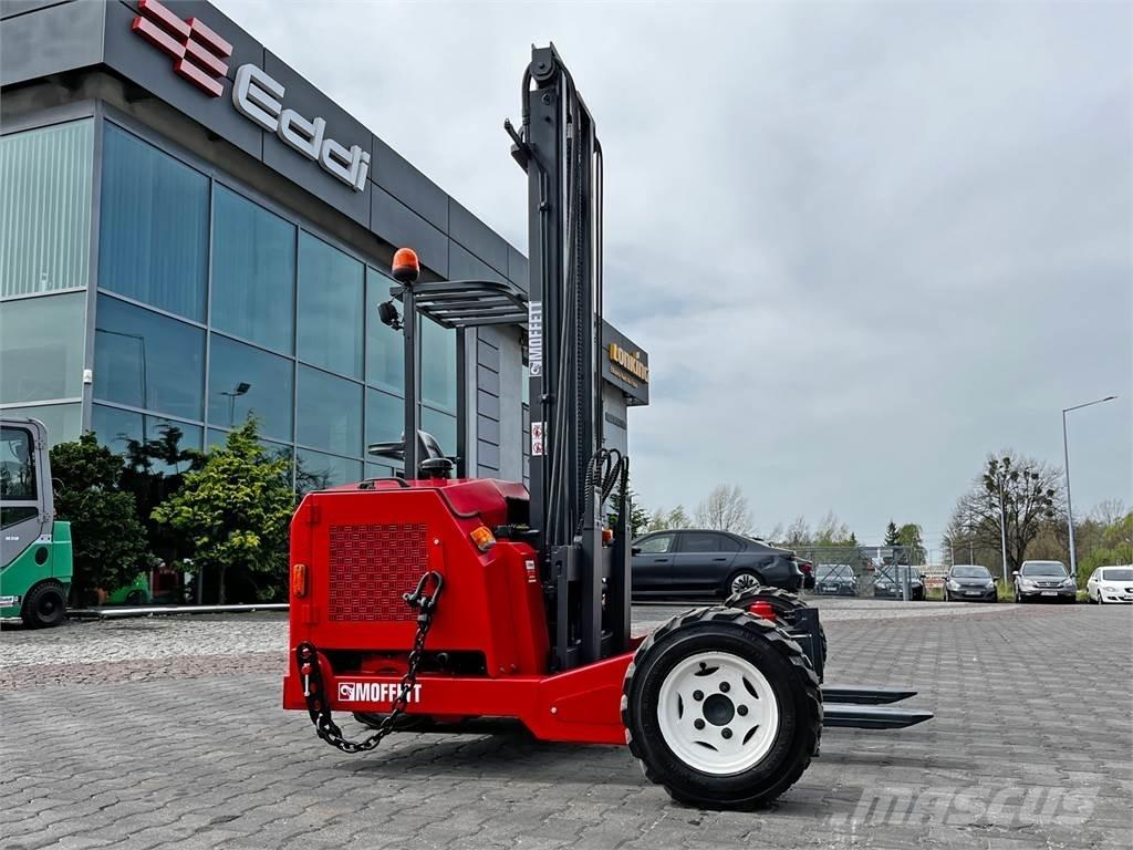 Moffett M3 20.4 Ant sunkvežimių montuojami šakiniai krautuvai
