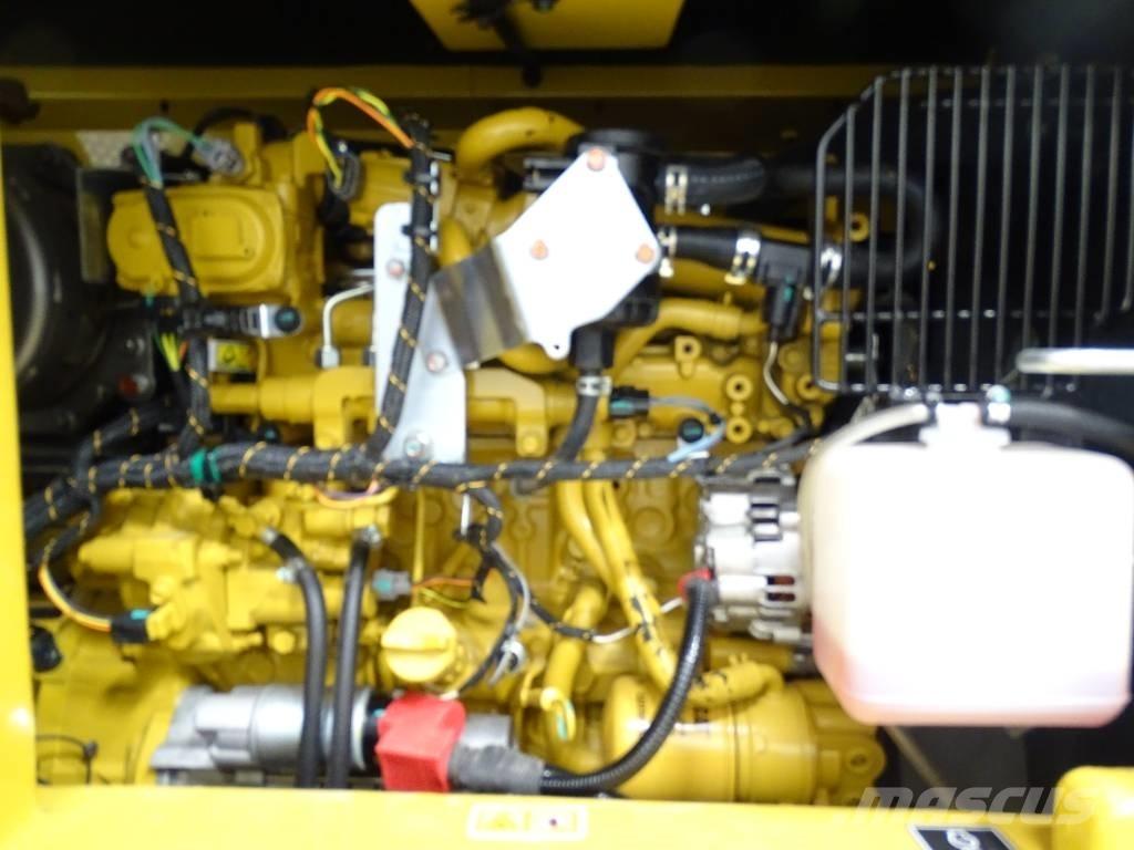 CAT 308 CR Vidutinės galios ekskavatoriai 7-12 t