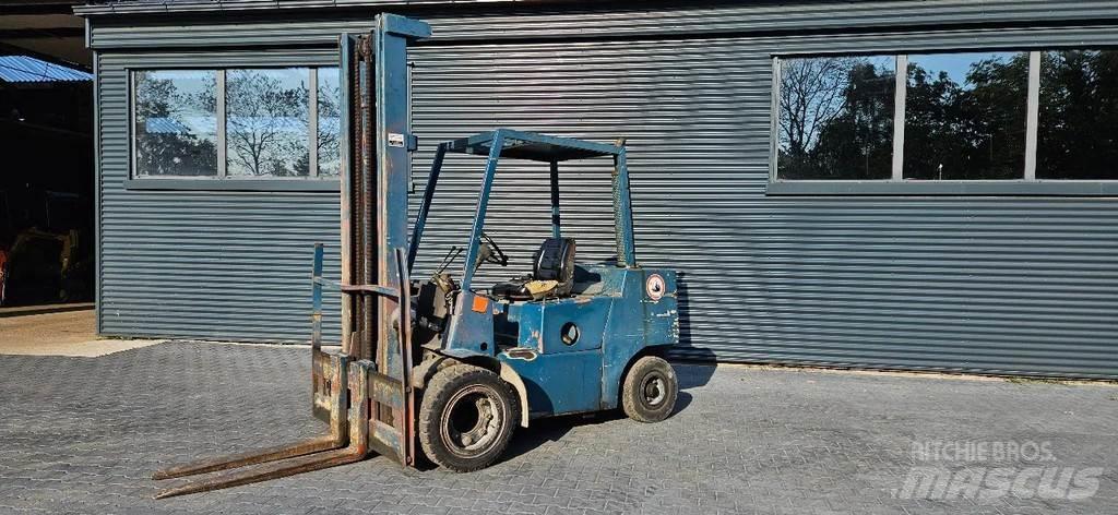 Clark 3 ton diesel Šakiniai krautuvai - Kita