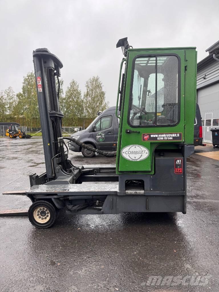 Combilift C 4000 Šakiniai krautuvai su privažiavimu iš visų keturių pusių