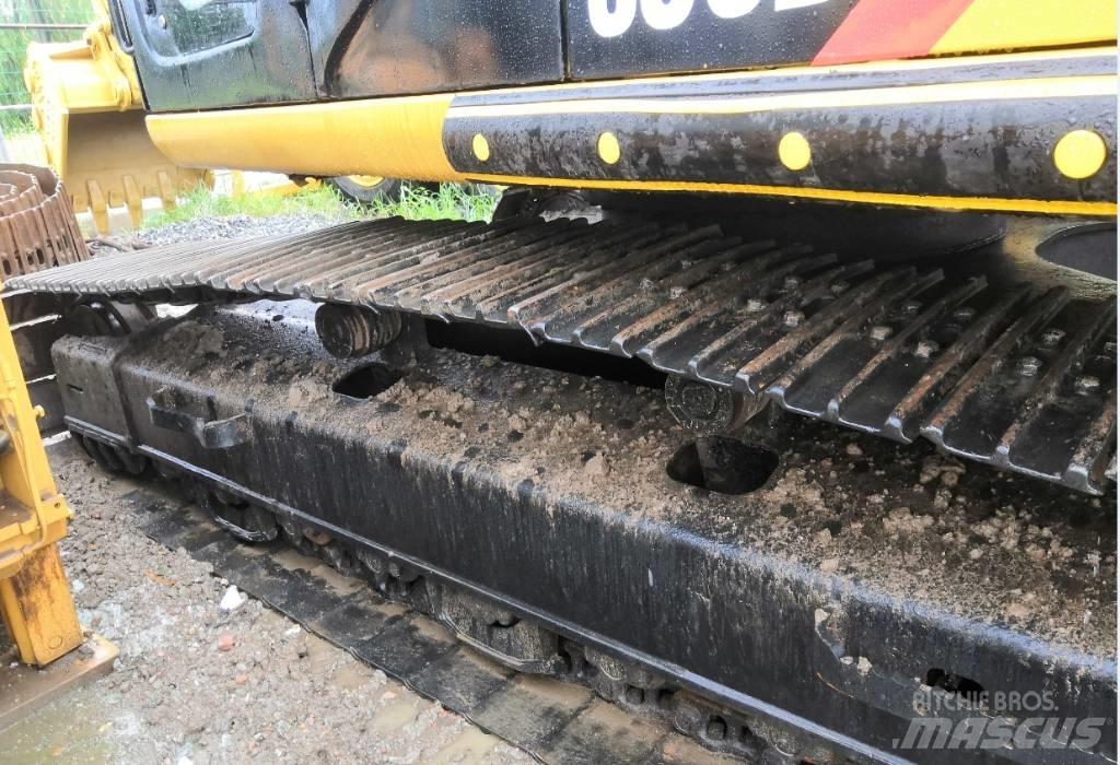 CAT 330 D Vikšriniai ekskavatoriai