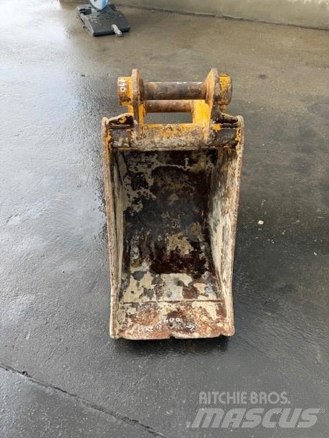 JCB 7-8 TON Tranšėjų kasimo technika