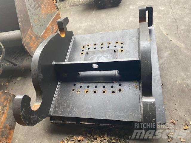 CAT CW70 kopplaat Griebtuvai