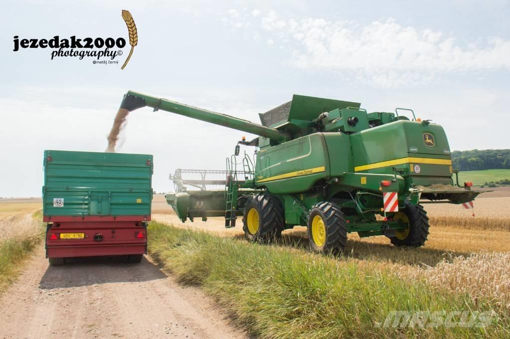 John Deere T 560 i Derliaus nuėmimo kombainai