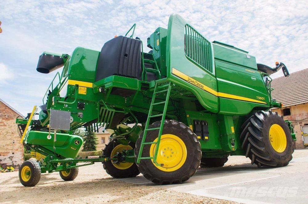John Deere T 560 i Derliaus nuėmimo kombainai