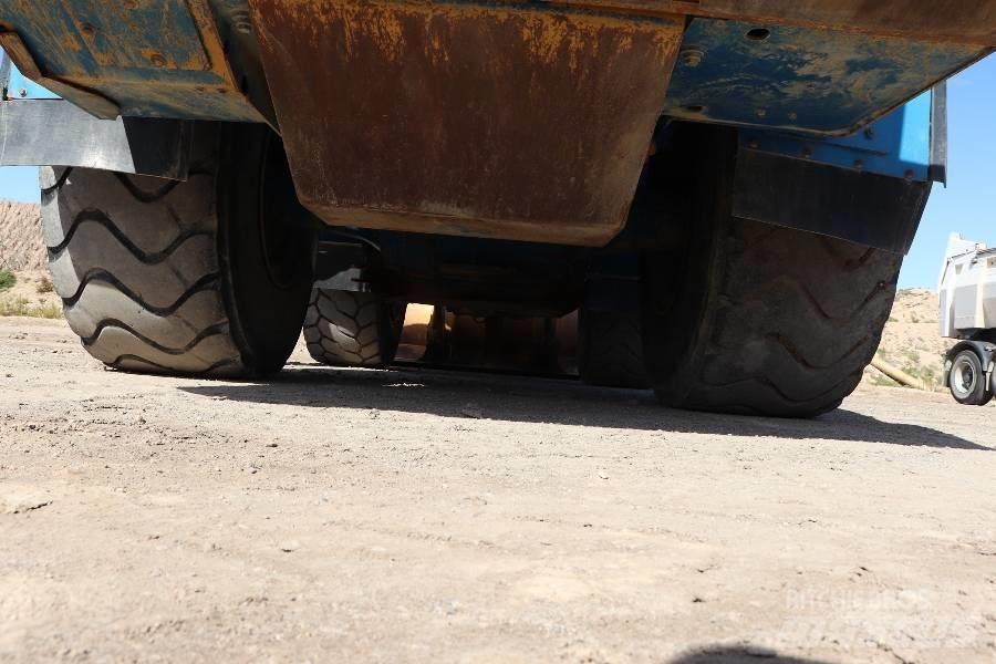 CAT 972 M Naudoti ratiniai krautuvai