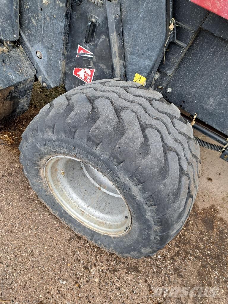 Case IH RB464 Ritinių presai