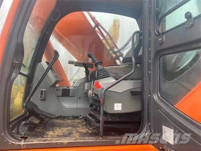 Doosan DX300 Vikšriniai ekskavatoriai
