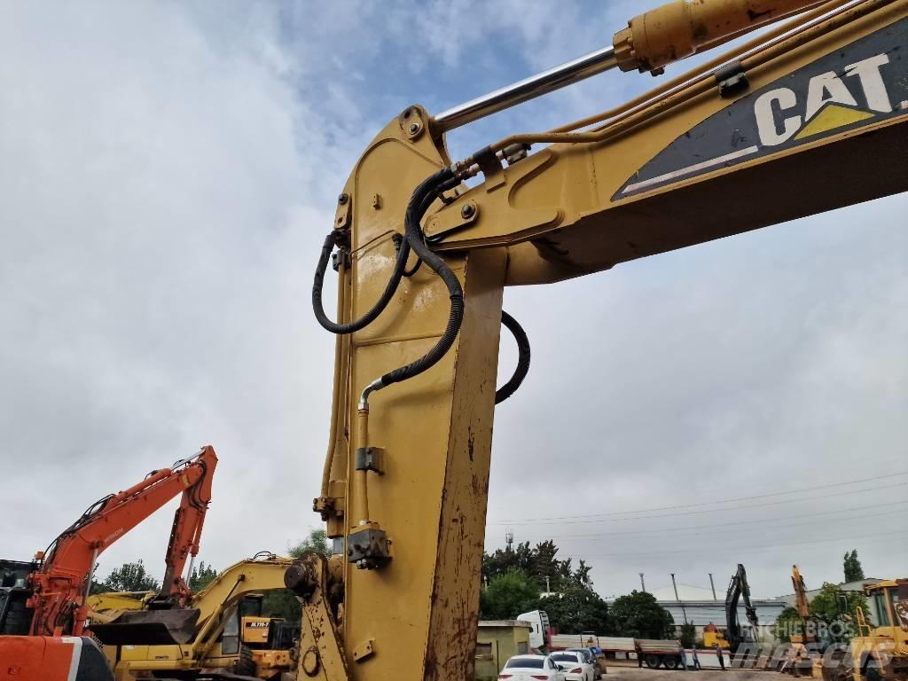CAT 318 B L Vikšriniai ekskavatoriai