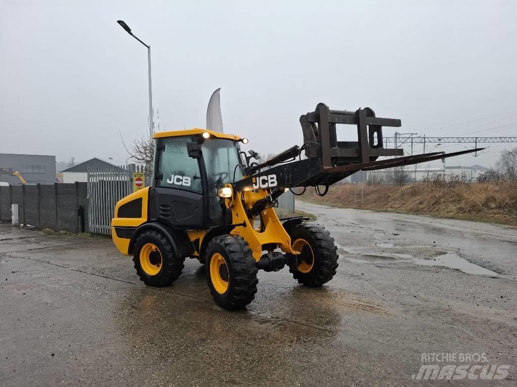 JCB 406 Naudoti ratiniai krautuvai