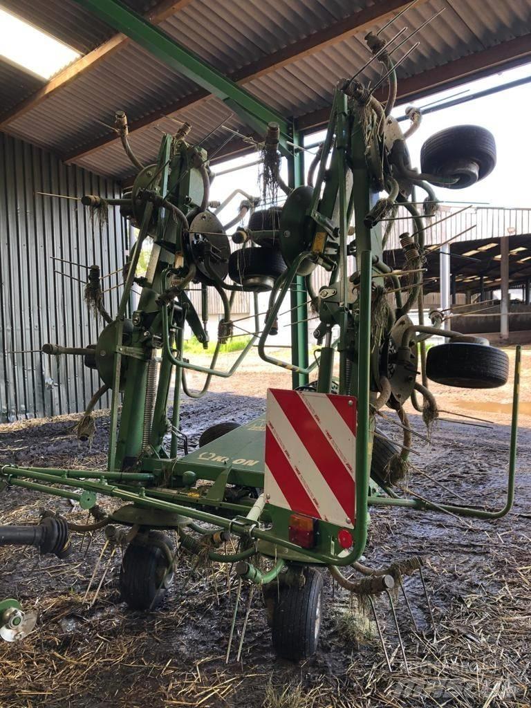Krone 8.82/8 Tedder Šieno grėbliai ir vartytuvai