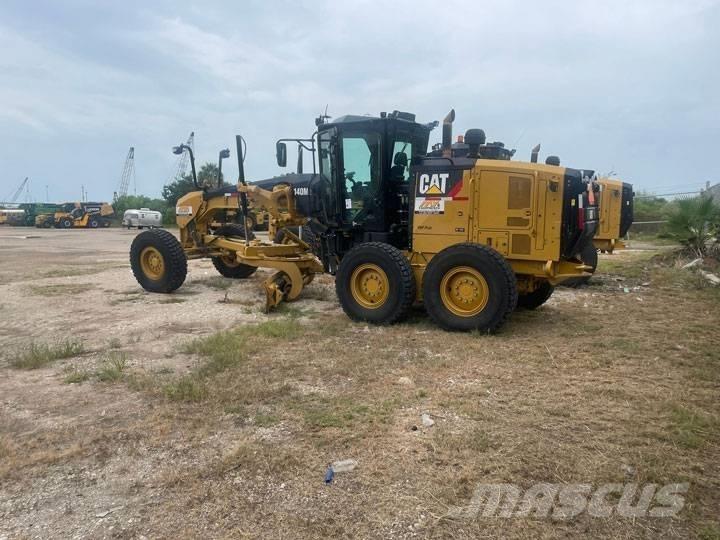 CAT 140 M 2 Greideriai