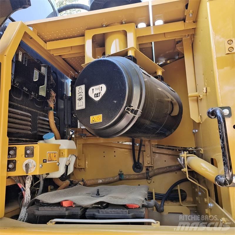 CAT 320 GC Vikšriniai ekskavatoriai