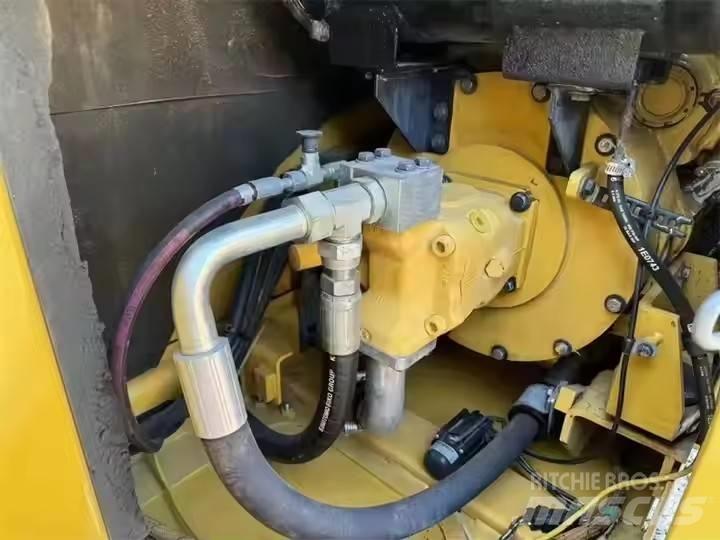CAT 307 Vikšriniai ekskavatoriai