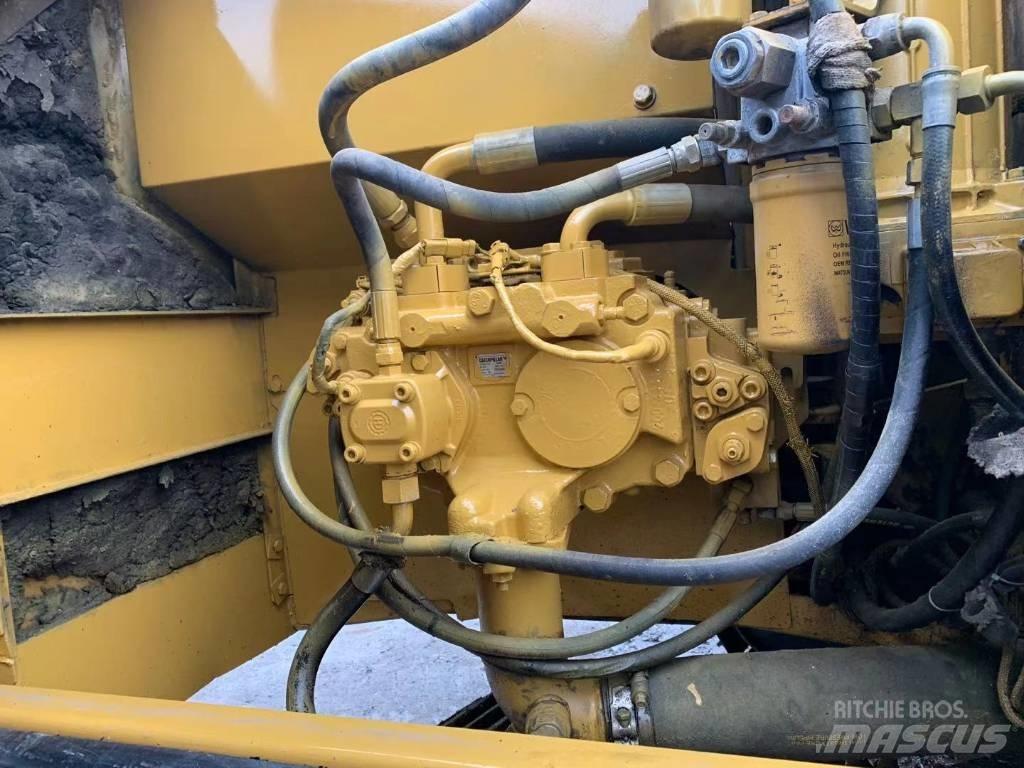 CAT 320C Vikšriniai ekskavatoriai