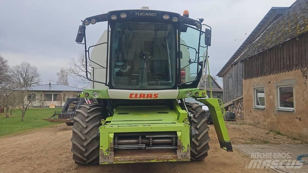 CLAAS Tucano 440 Derliaus nuėmimo kombainai