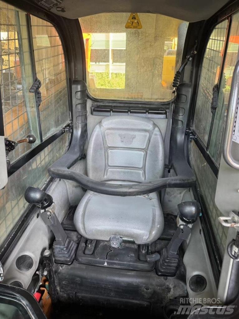 CASE SR 200 Krautuvai su šoniniu pasukimu
