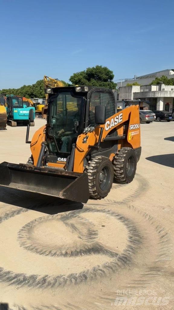 CASE SR 200 Krautuvai su šoniniu pasukimu