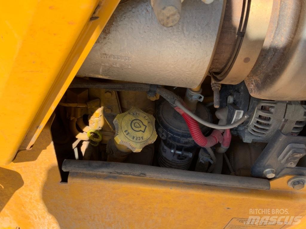 John Deere 750 K Vikšriniai buldozeriai