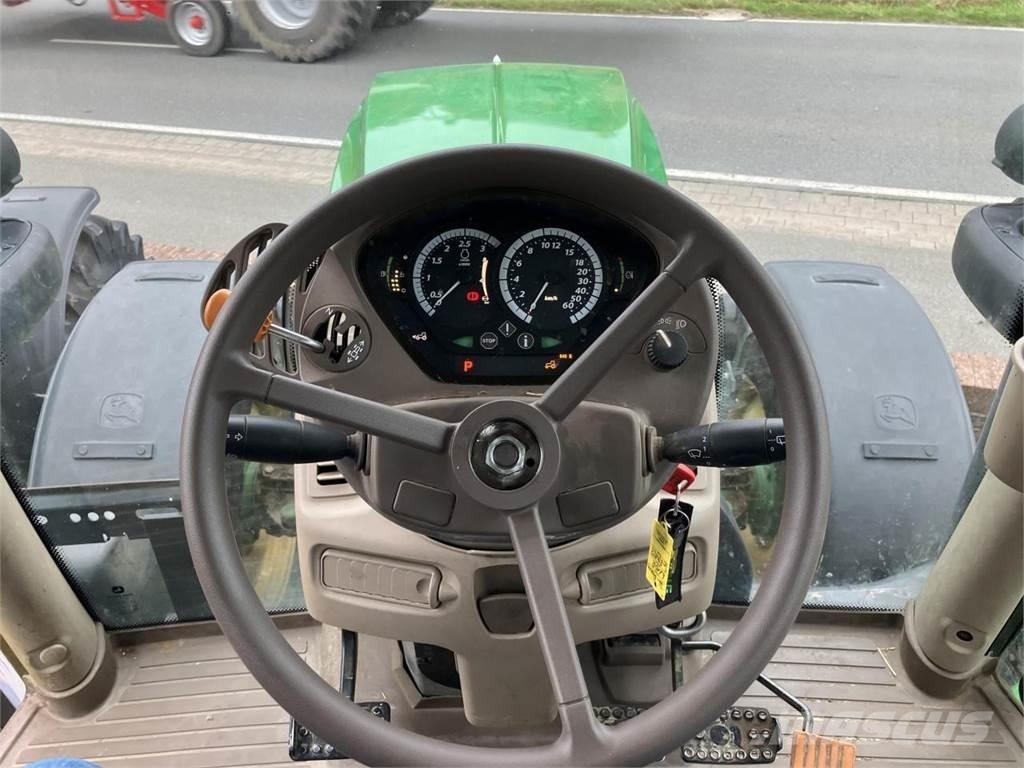 John Deere 6110R Traktoriai