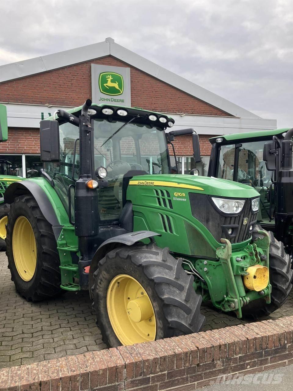 John Deere 6110R Traktoriai