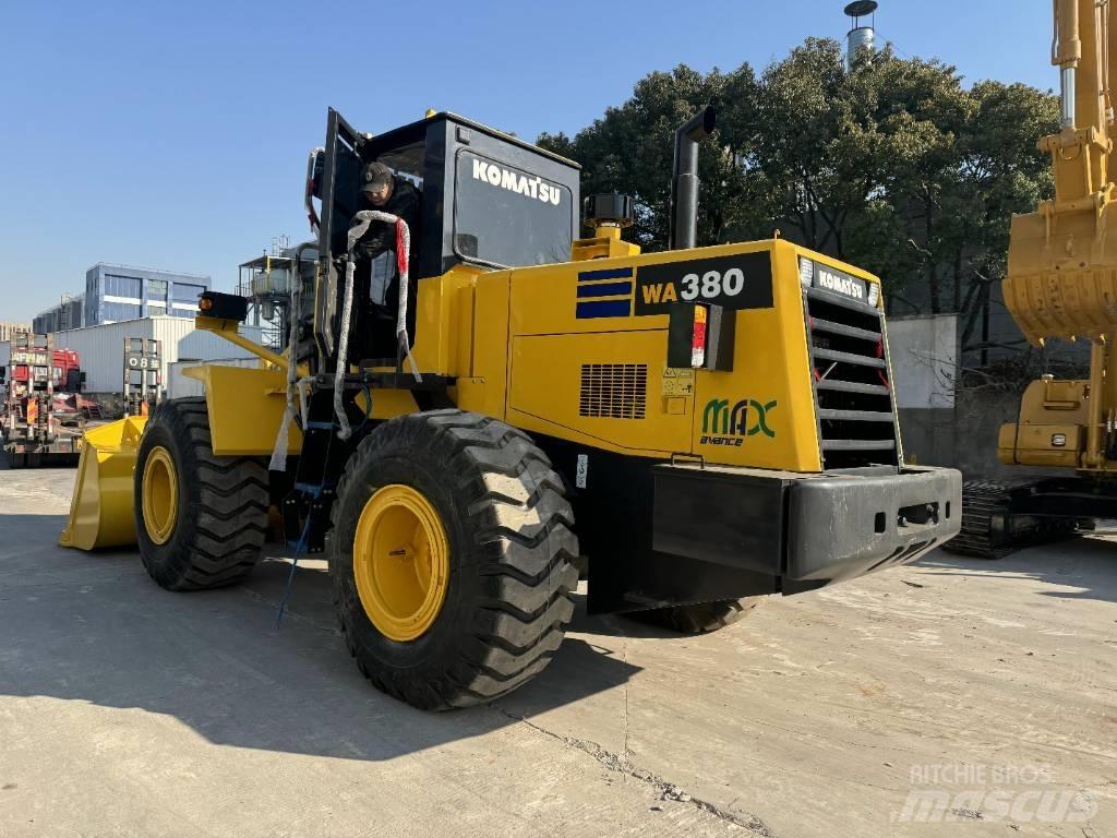 Komatsu WA380-6 Naudoti ratiniai krautuvai