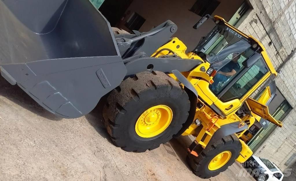 Volvo L 90 F Naudoti ratiniai krautuvai