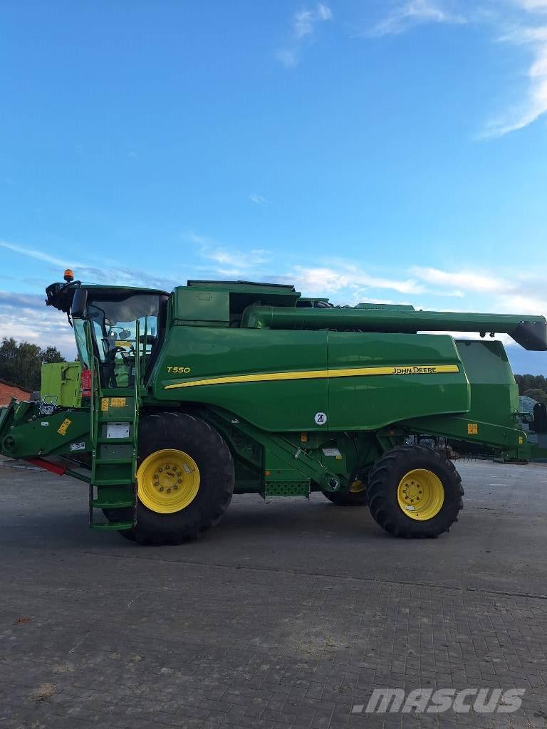 John Deere T 550 Derliaus nuėmimo kombainai