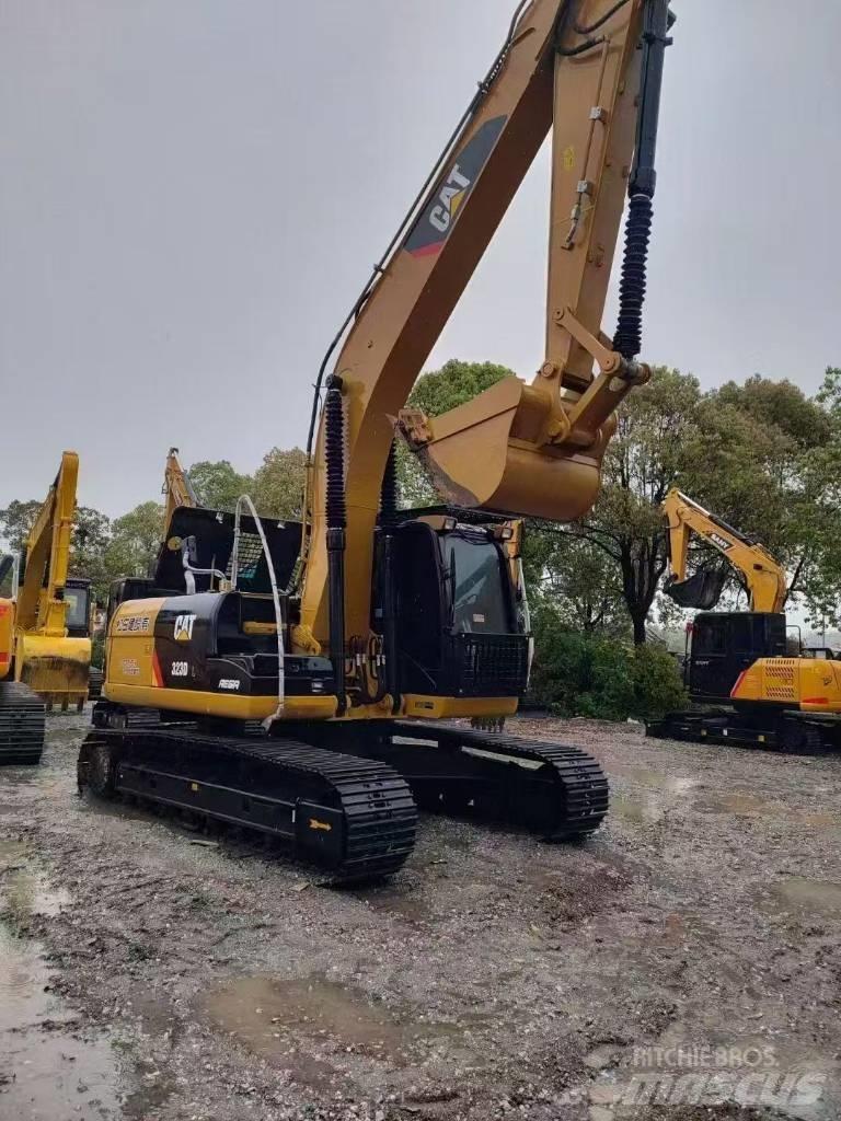 CAT 323D2 Vikšriniai ekskavatoriai