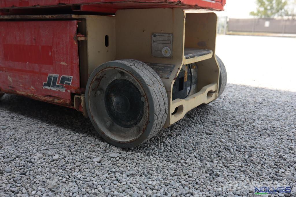 JLG 1230ES Kiti keltuvai ir platformos