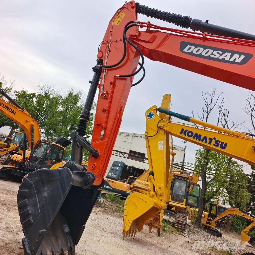 Doosan DX 225 LC Vikšriniai ekskavatoriai