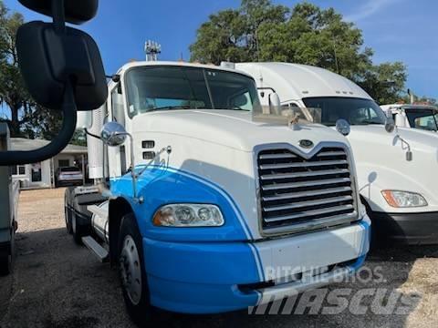 Mack CXN613 Naudoti vilkikai