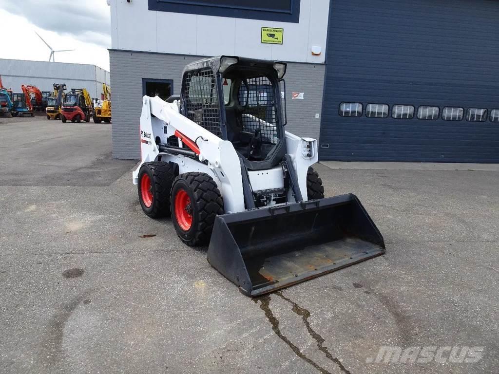 Bobcat S630 Krautuvai su šoniniu pasukimu