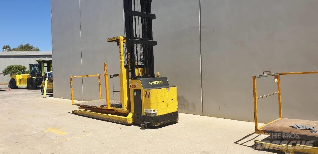 Hyster R30XMF2 Krautuvai su pakrovimu iš šonų