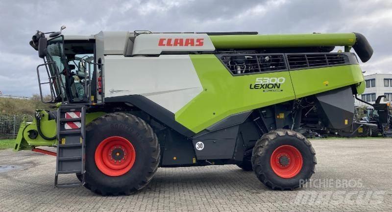 CLAAS LEXION 5300 Derliaus nuėmimo kombainai