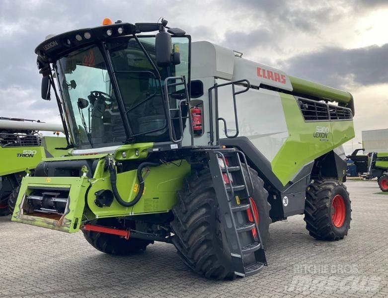 CLAAS LEXION 5300 Derliaus nuėmimo kombainai