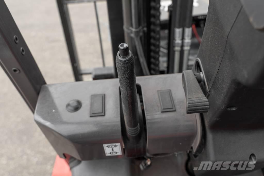Manitou ME 435 Elektriniai šakiniai krautuvai
