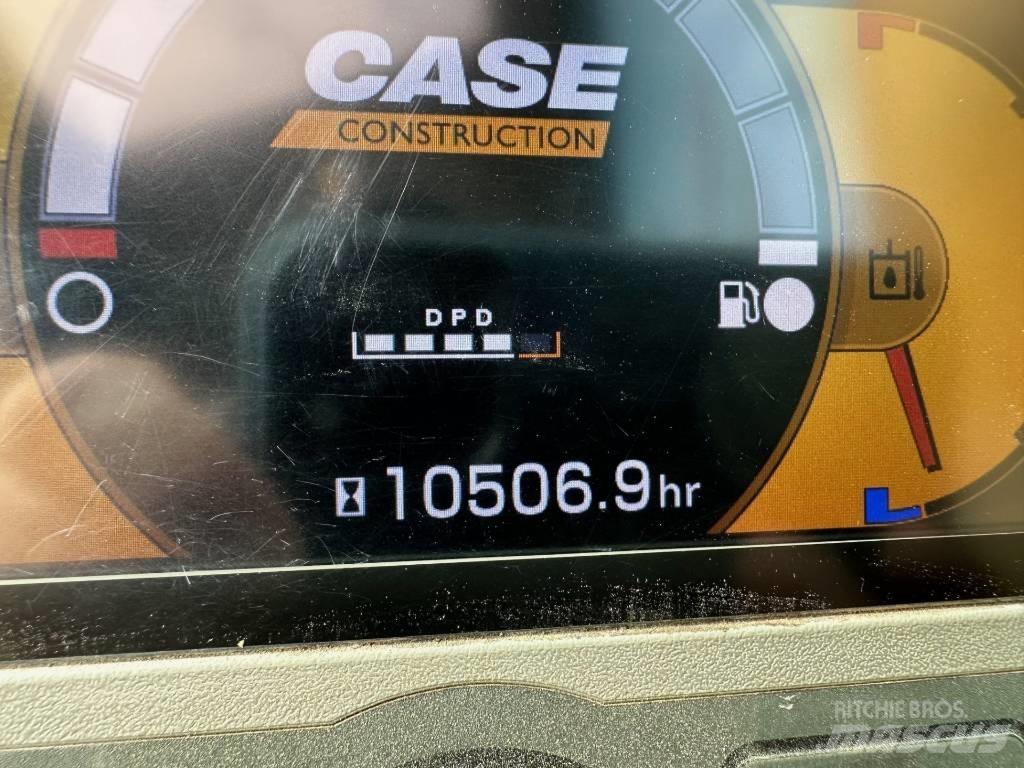 CASE CX 235 C SR Vikšriniai ekskavatoriai