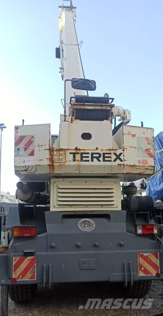 Terex A 450 Neapdoroto reljefo kranai