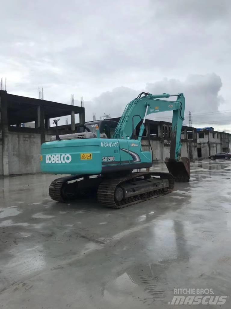 Kobelco SK 200 Vikšriniai ekskavatoriai