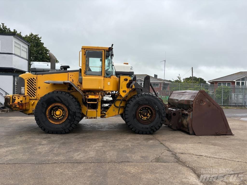 Volvo L 120 E Naudoti ratiniai krautuvai