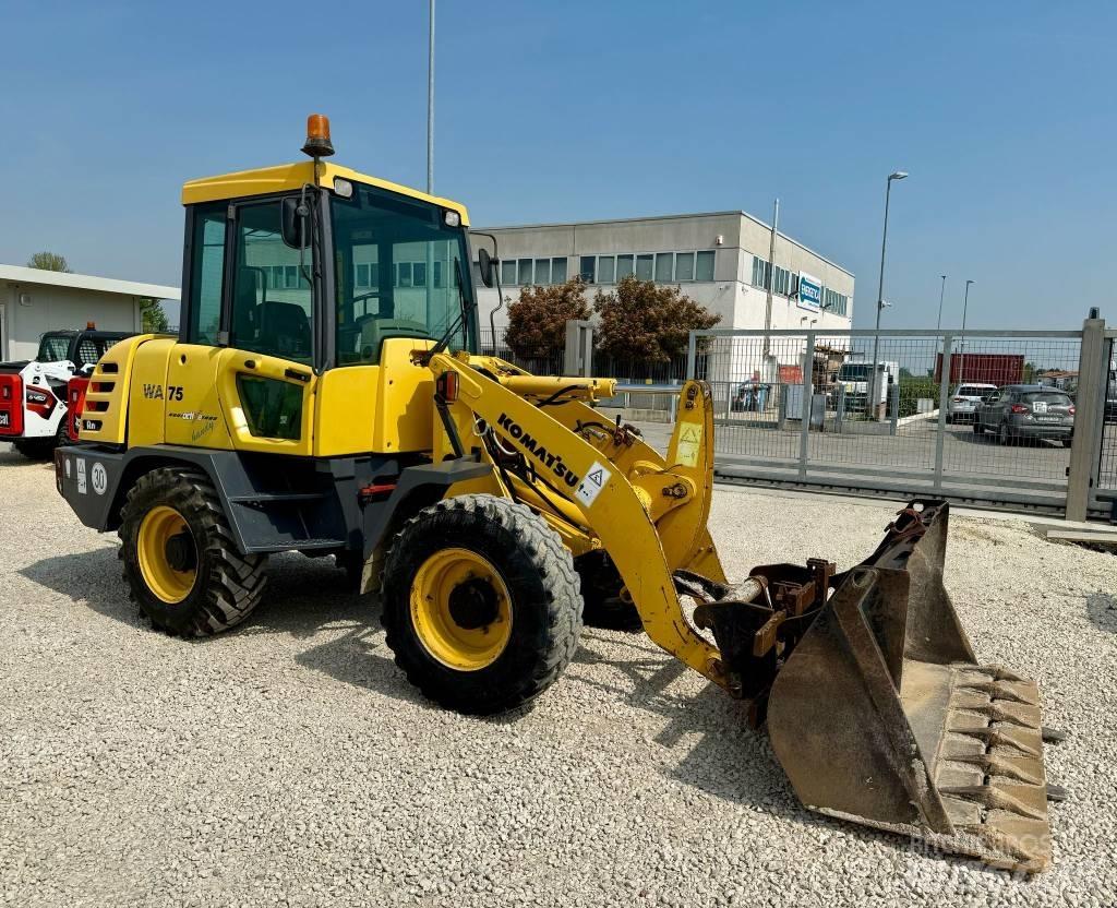 Komatsu WA 75 Naudoti ratiniai krautuvai