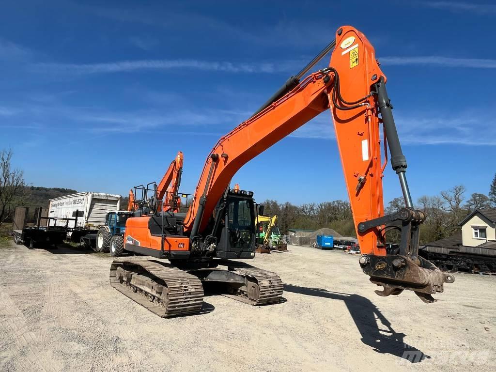 Doosan DX 225 Vikšriniai ekskavatoriai