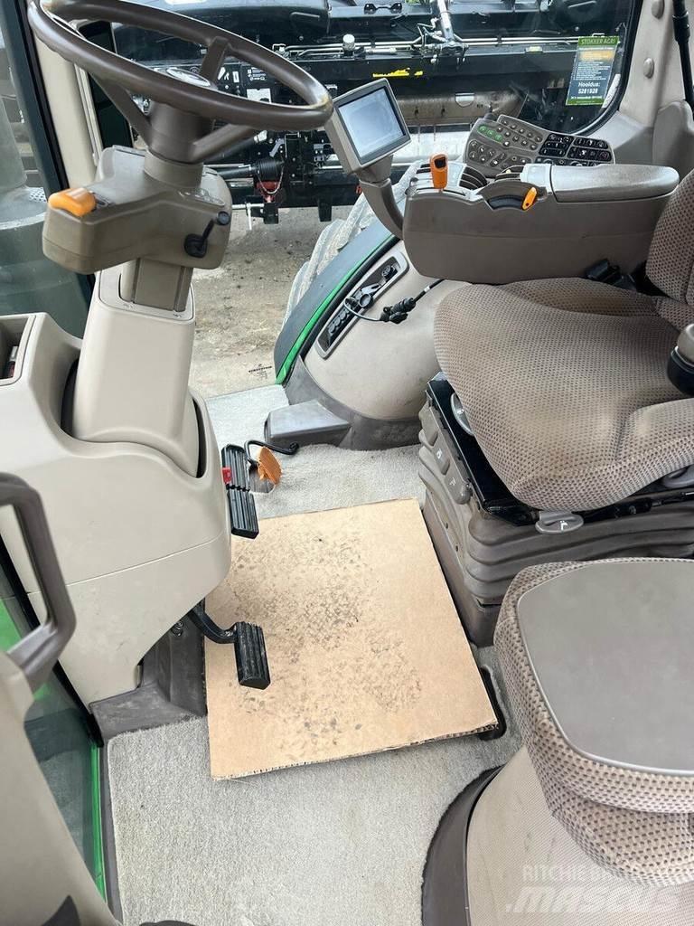 John Deere 8260R Traktoriai