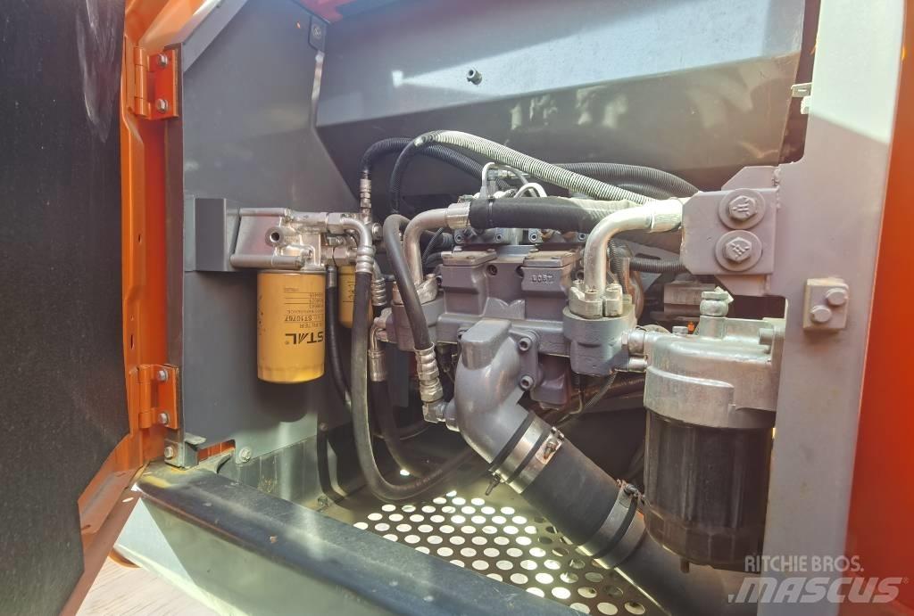 Hitachi ZX 210 Vikšriniai ekskavatoriai
