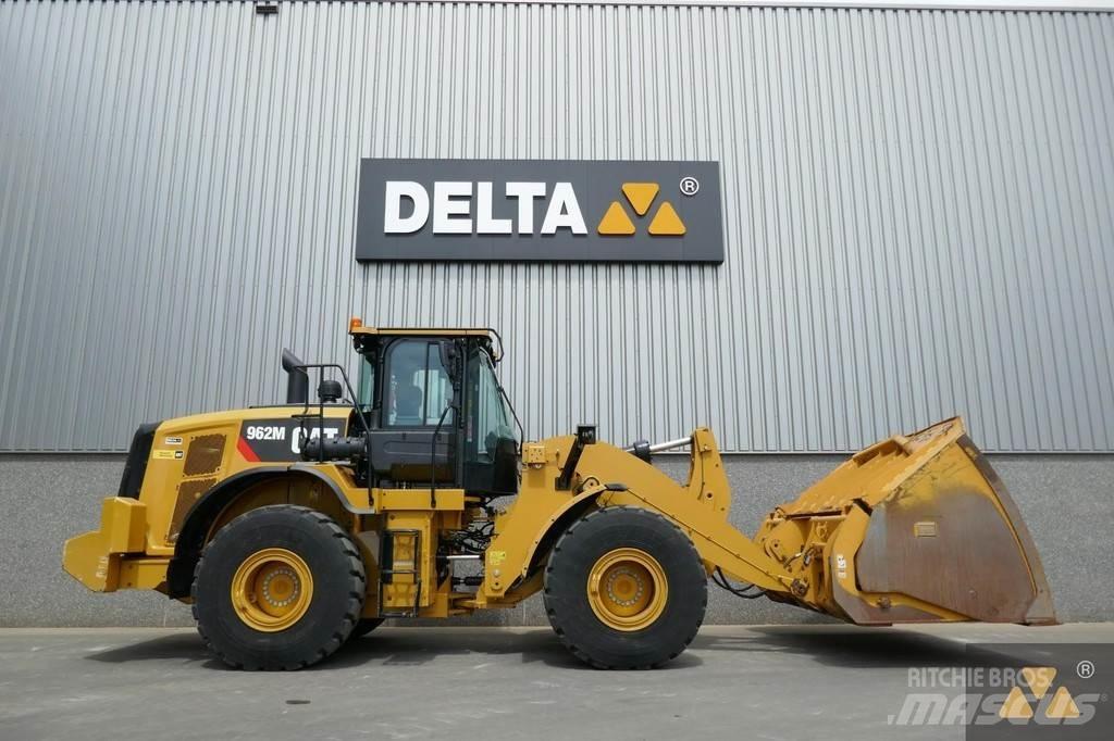 CAT 962M Naudoti ratiniai krautuvai